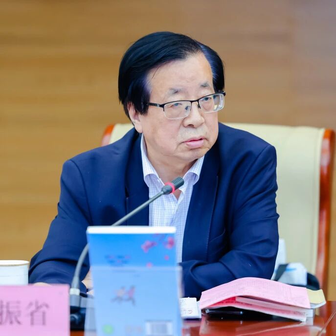 1758173883565901.jpg 郝振省.jpg